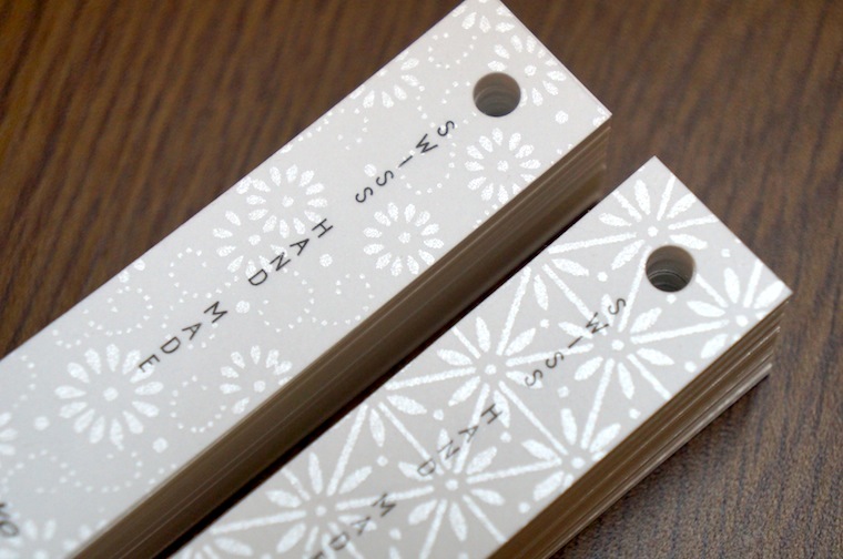 海外在住の日本人作家さんが使用する和紙を印刷加工した商品タグ