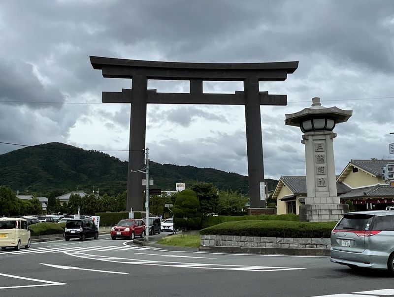 奈良県・大神神社の大鳥居