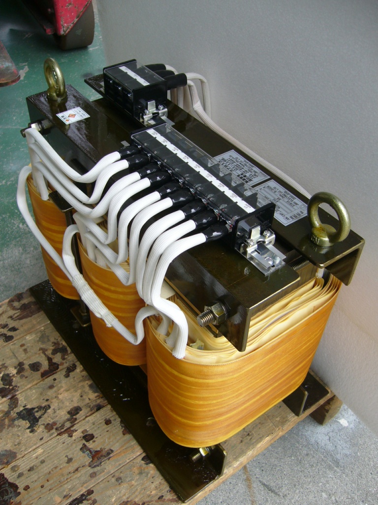 東南アジア各国で活躍する降圧変圧器　ダウントランス