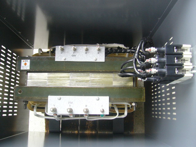 ４００V変圧器の端子板