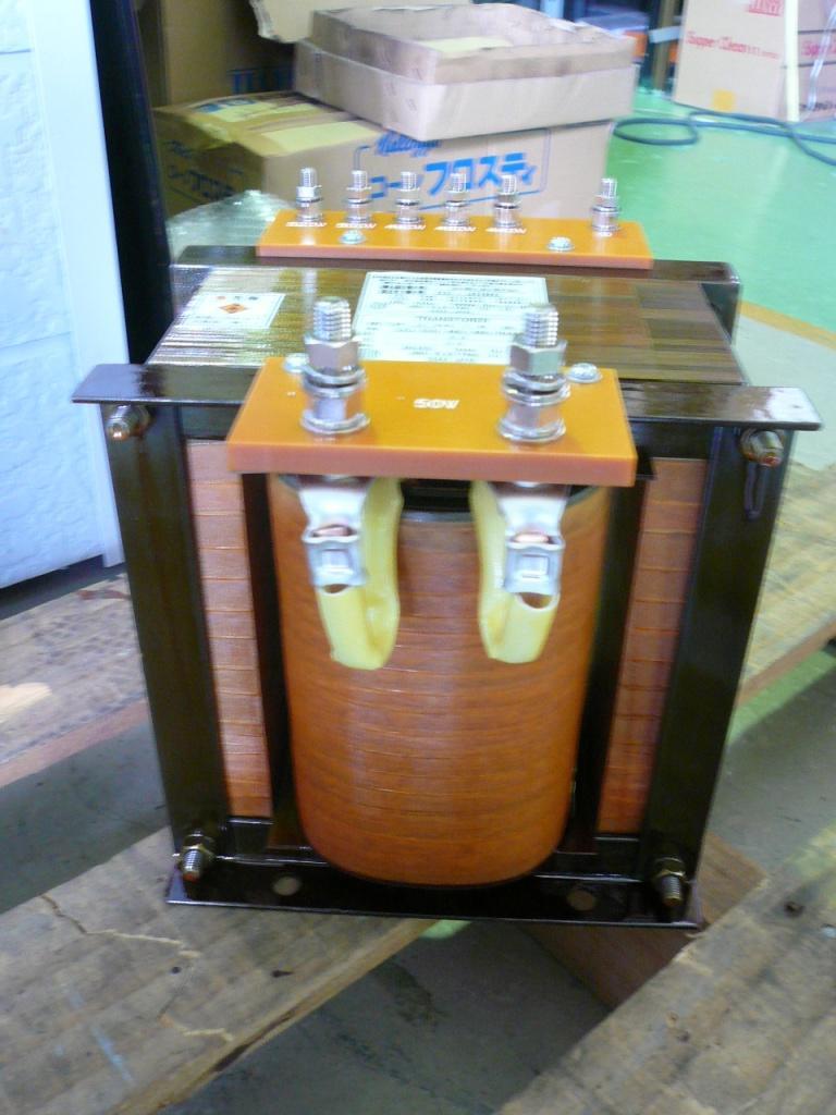 二次側５０Ｖ　小型化変圧器