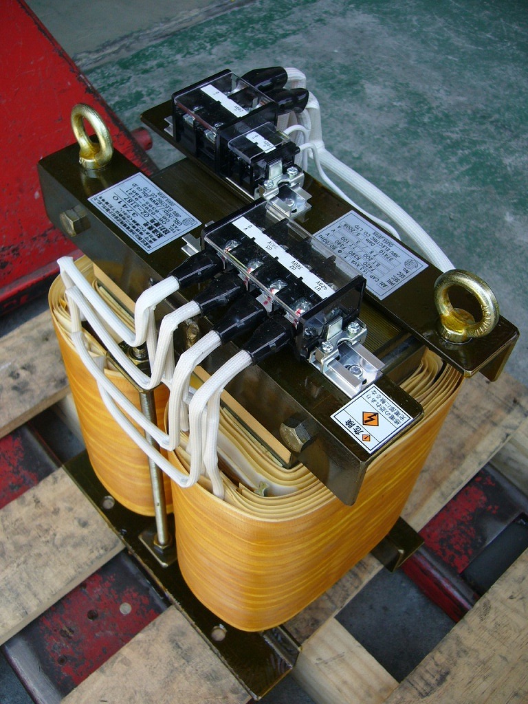 出力2回路　多巻線変圧器