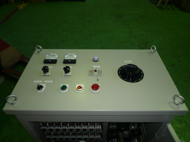 モーター試験用電圧調整盤