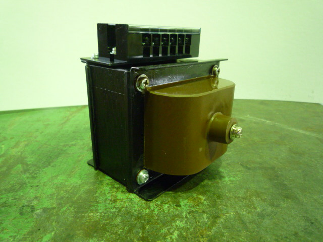 紫外線照射用に高電圧を印加する変圧器