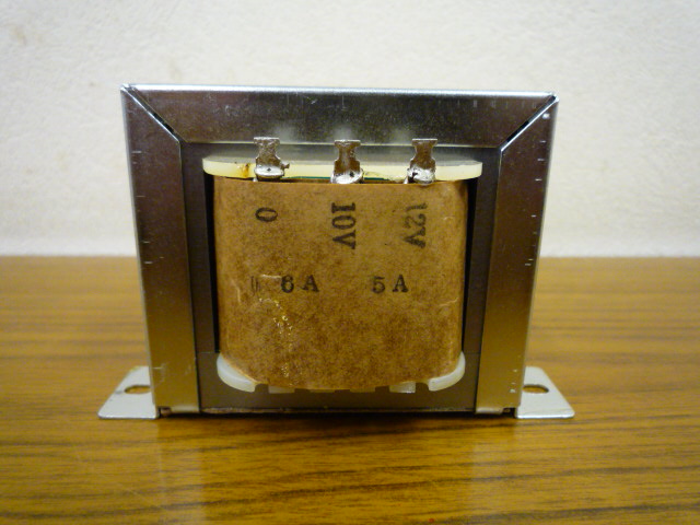 ０－１０V間は６A　１０－１２V間５A通電可能な変圧器