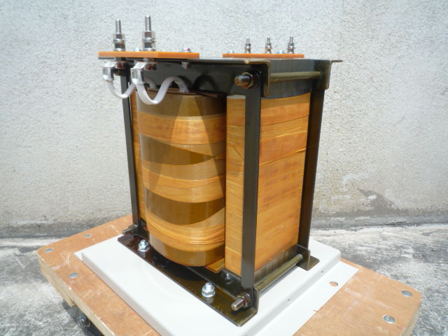入力１００V　単３出力トランス